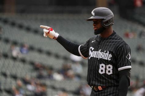 Chicago White Sox center fielder Luis Robert Jr. to miss All-Star Game as a precaution after feeling tightness in his right calf